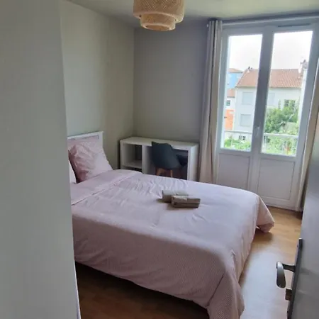 Centre - 3 - Tram Apartment *